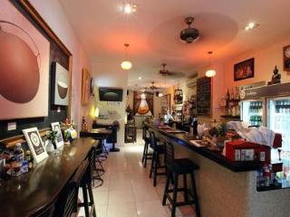 Bodega Phuket Patong (Adults Only) Hostel Exterior photo